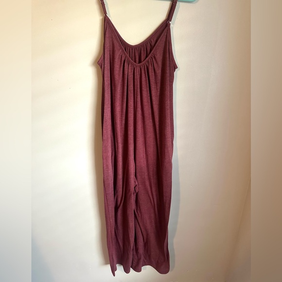 Elegant Burgundy Jumpsuit - Picture 3 of 3